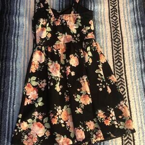 No Boundaries Floral Dress Size Small!!!